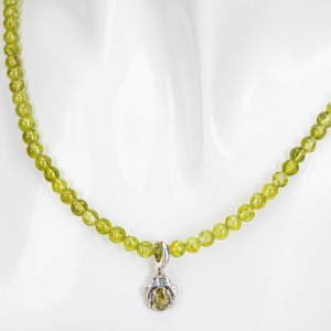 Colier de peridot cu charm Leu