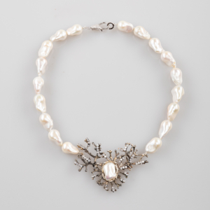 Colier de perle baroc cu accesoriu central - imagine 3